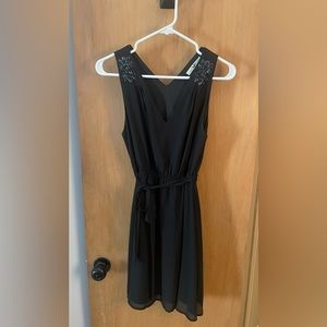 Black dress, only worn a few times, size M. Brand : YA LasAngeles